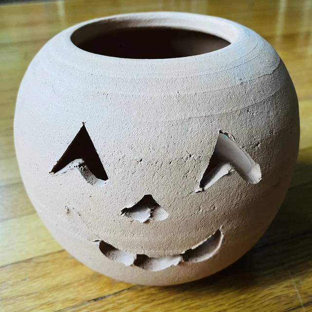 HEWELLS POTTERY GILLSVILLE GA Terracotta Jack-O’-Lantern Carved Pumpkin 🎃