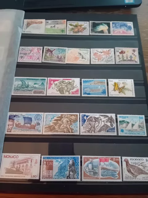 Lot de 22 timbres Monaco (Lot 39) - Non oblitérés mais sans gomme Etat Correct