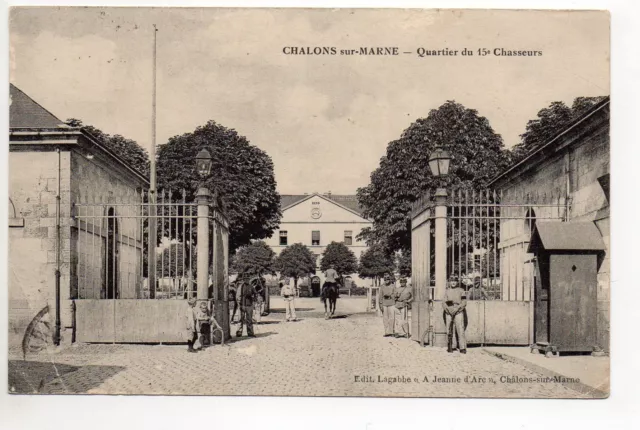 Thème VIE MILITAIRE CASERNES CPA 51 CHALONS SUR MARNE quartier 15éme Chasseurs