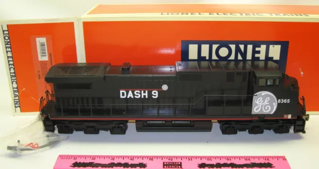 Lionel 6-18226 "8365" General Electric Dash-9 Demonstrator