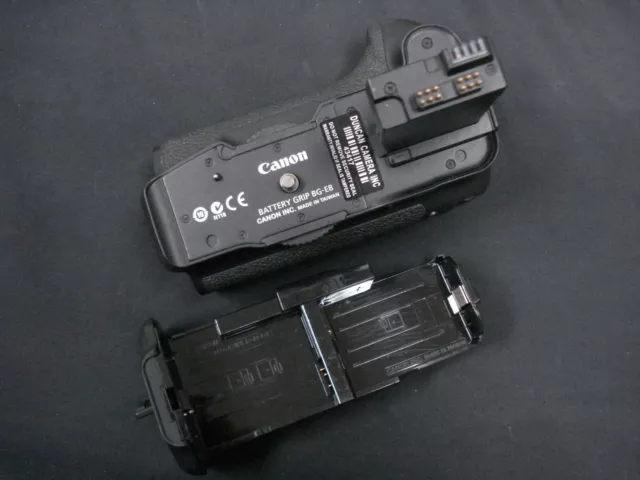 Canon OEM BG-E8 Battery Grip for EOS Rebel T2i T3i T4i & T5i    READ