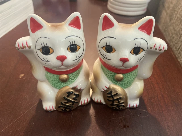 Ebros Japanese Maneki Neko - Magnetized Ceramic Salt & Pepper Shakers
