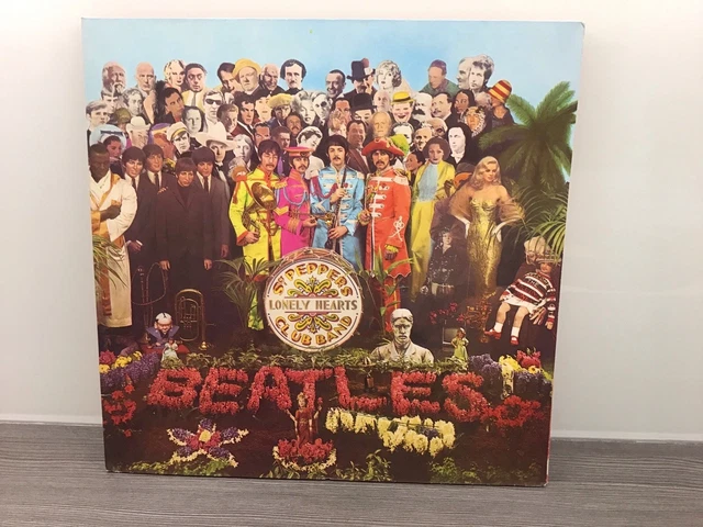 Bandiera The Beatles Sgt Pepper - Tessuto Con Logo Della Band - 66x106 Cm - Decorazione Da Parete - 3