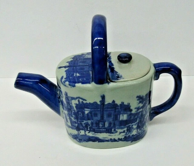 VTG VICTORIA WARE Ironstone Flow Blue Tea Pot 8 Inches Tall 60.89