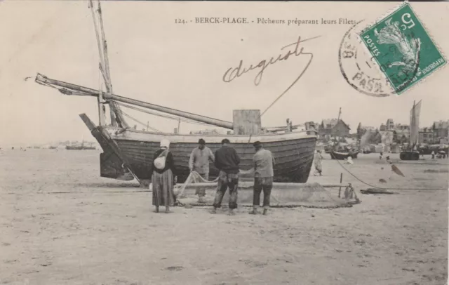 CPA 62 BERCK PLAGE Pecheurs préparant leurs Filets