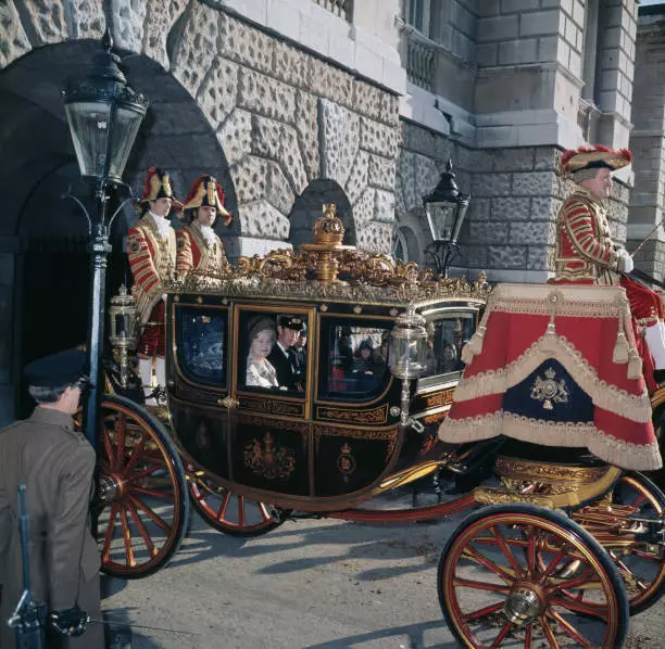 Prince Charles and the Queen Mother pass under Admiralty Arch 1970 OLD PHOTO