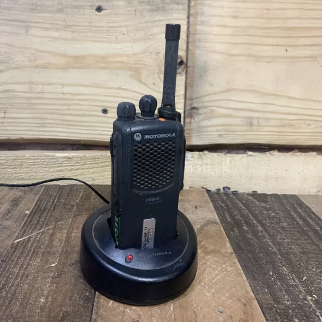 Motorola PR860 35-50 MHz Low Band Two Way Radio  AAH45CEC9AA3AN