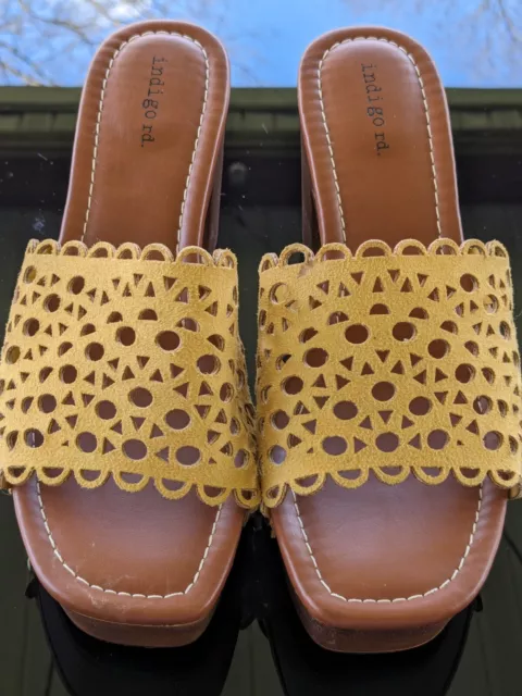 Indigo Rd Sandals sz 7.5 Irsashya Slide Platform Heels Mustard YellowFauxLeather