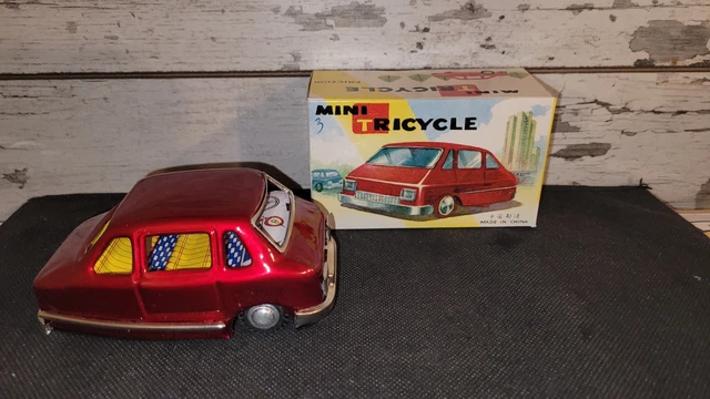 MF 993 Mini Tricycle En Tôle Friction – Chine – 12 Cm – MIB Jamais Joué – Rare