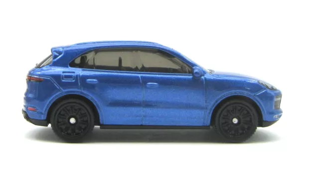 Matchbox Porsche Cayenne Turbo 78/100 blau 1:64