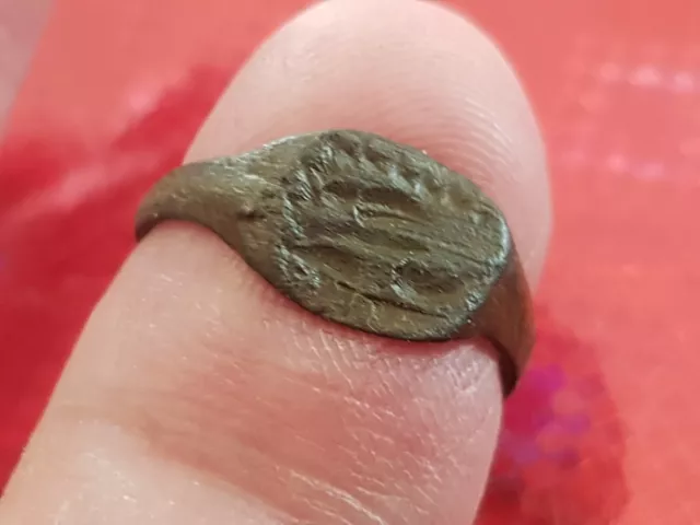 Superb Roman damaged bird/eagle design bronze ring Please read description L111L