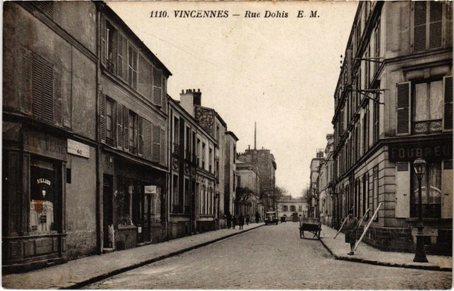 CPA AK Vincennes Rue Dohis FRANCE (1283224)
