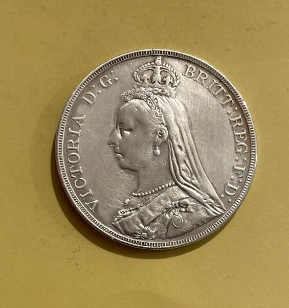 1890 Victoria Jubilee Head Silver Crown Coin In Very Fine +++ Condition.