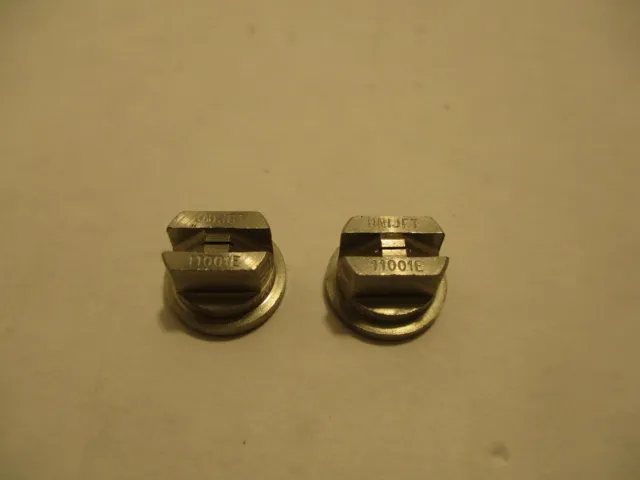 Spraying Systems Spray Nozzle Tip TP11001-SS Tapered Flat 110deg Angle Lot of 2