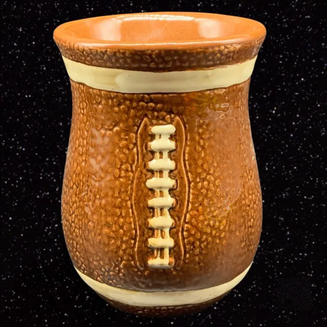 Taza de fútbol americano de cerámica manos acogedoras marrón blanca 5""T