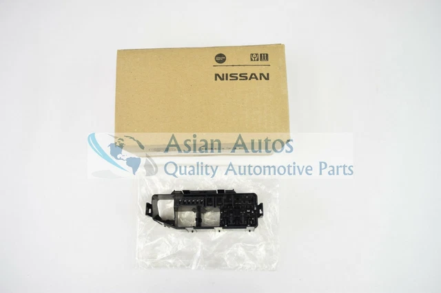 Genuine OEM Nissan Rogue Sport / Qashqai Fusible Link Holder – Fuse Box – 24381-4BA1A – Black