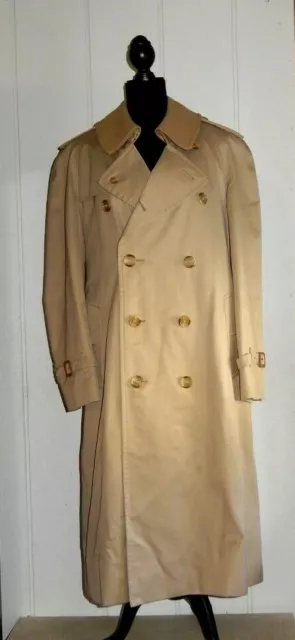 Vintage Burberry Double Breasted Trench Coat With Wool Lining And Belt ~ Mens 40