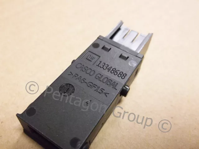 Genuine Vauxhall Astra J Zafira Insignia Cascada USB Adaptor Connector 13349323 3