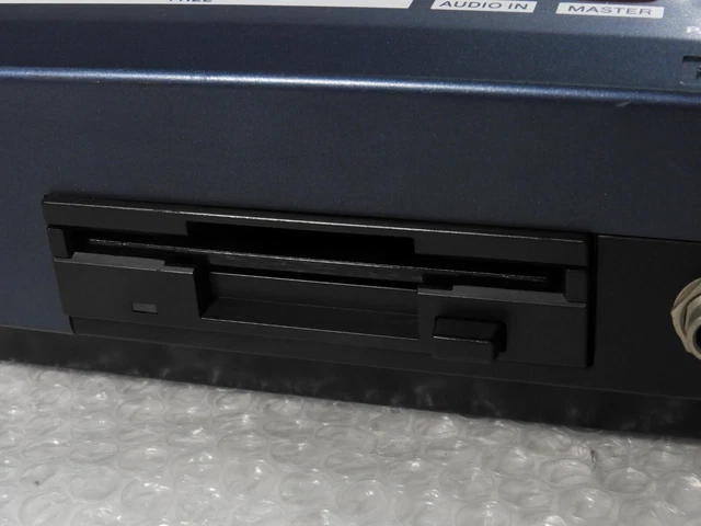 Yamaha SU700 séquenceur d'échantillonnage d'usine musicale excellent + mémoire de travail 34 Mo 10