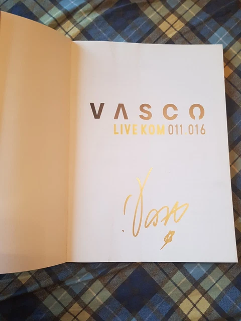 Vasco Rossi libro live kom 011 016 Autografato!!!