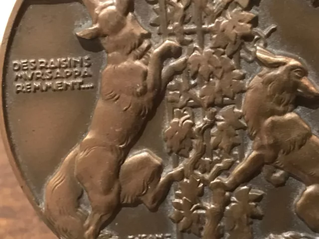 Medaille Bronze Fable De La Fontaine "Le Renard Et Les Raisins" De Jean Vernon 2