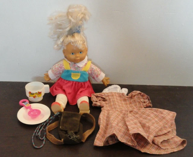 Belle Et Ancienne Poupee