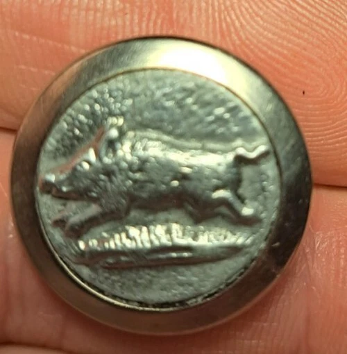 ANCIEN BOUTON CHASSE  (SANGLIER)   /      -  OLD  BUTTON  25mm