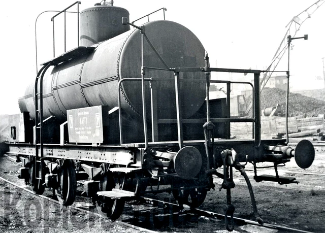 Original Eisenbahn Foto - CSD Kesselwagen in Kyradlova Preprava, 1975