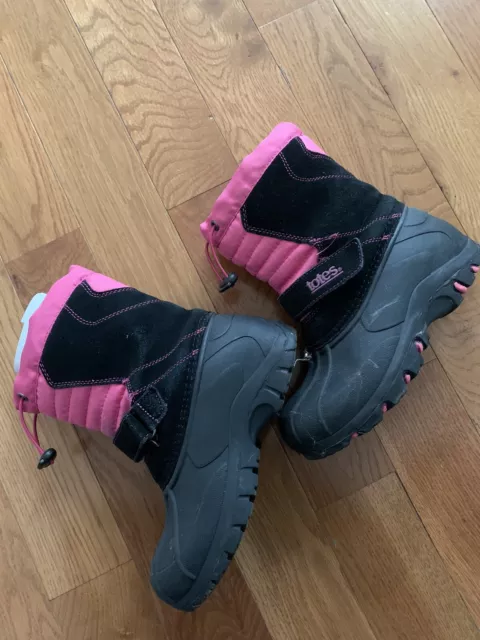 Totes Winter Snow Boots “Josie” Girls Youth Size 1, Black Pink.