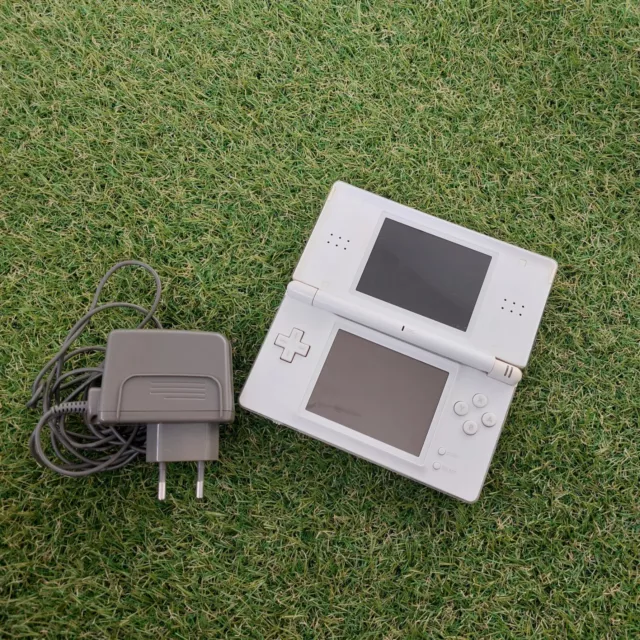Nintendo DS Lite Spielekonsole mit Ladekabel - NDS