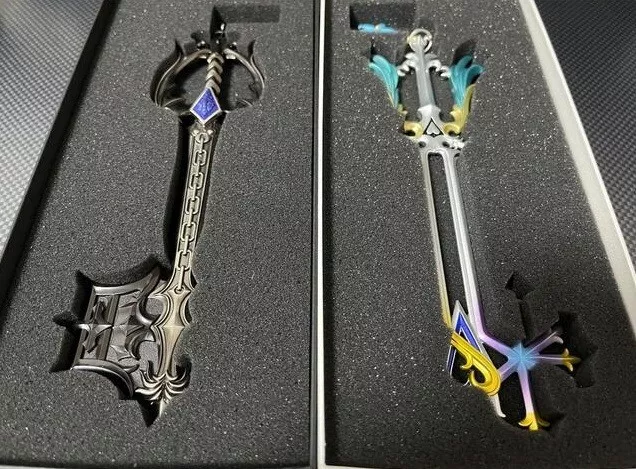 Kingdom Hearts Tokyo Disney Ambassador Hotel 20th Limited Keyblade set box sora