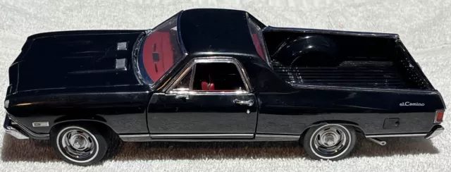 Chevrolet El Camino SS 396 1968 escala 1:24 negro diecast sin caja Danbury como nuevo