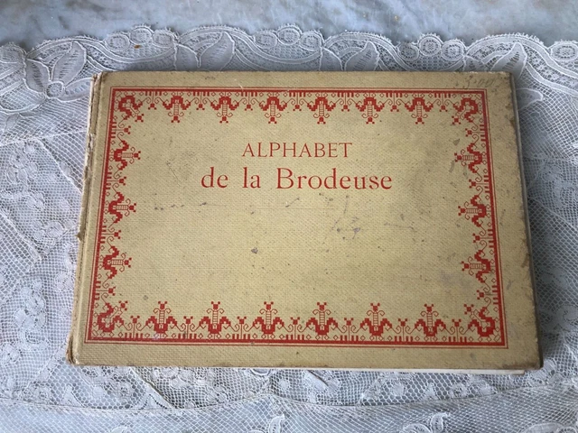 Alphabet de la Brodeuse Thérèse de Dillmont Stock Photo