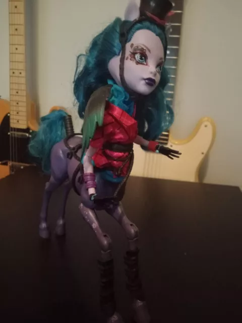 Monster High Freaky Fusion Avea Trotter Doll