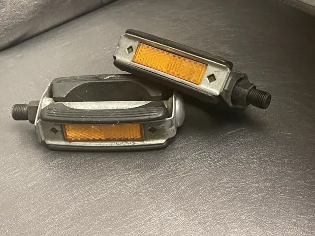 Vintage Schwinn Bow Pedals With Reflectors Suburban Collegiate Varsity 1/2”