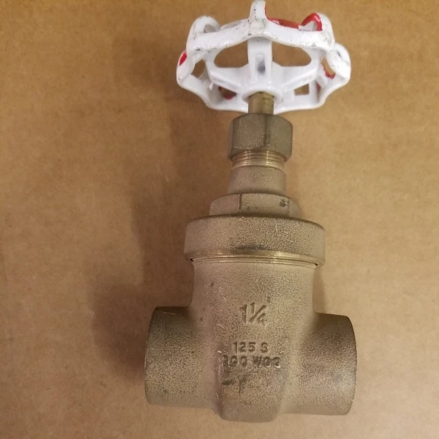 Red-White Gate Valve 1-1/4 CXC 200 WOG