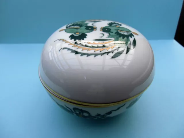 Meissen ~ Deckeldose ~ Grün, Weiss, Gold ~ Vogelmotiv. 1. Wahl ~ Schwertermarke