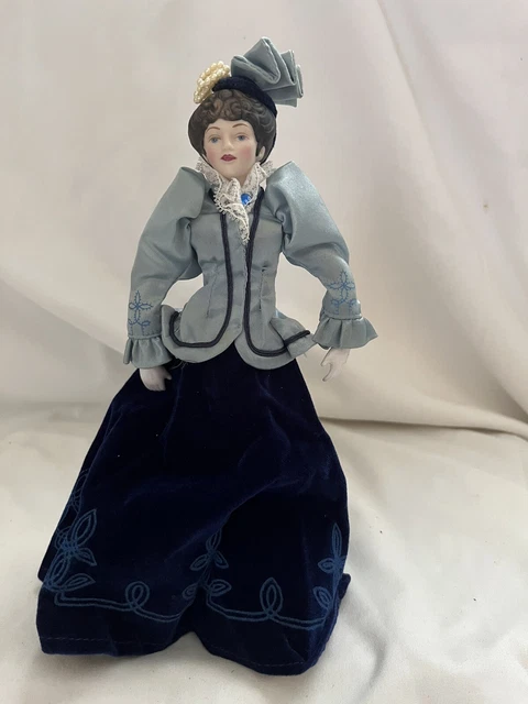 Avon Victorian Porcelain Doll Fashion of American Times Collection  Vintage 1987