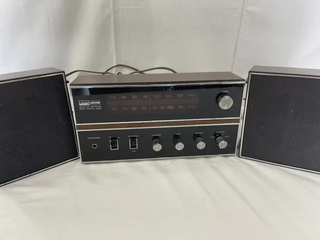 Vintage Montgomery Ward airline solid State AM/FM multiplex stereo 2 Speakers