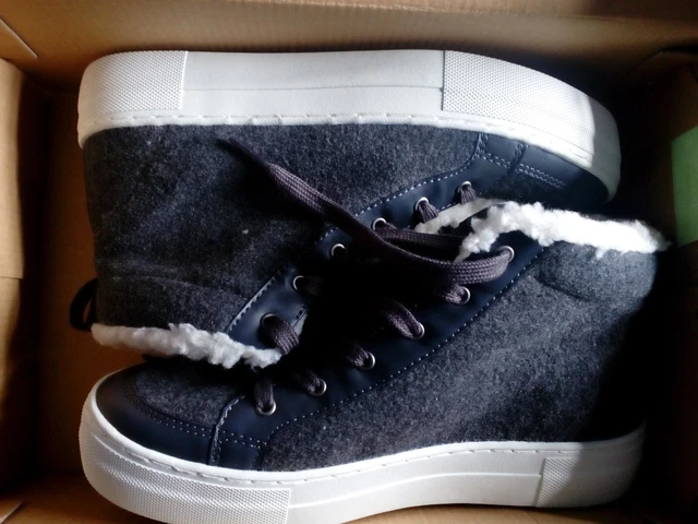 WOMEN SKECHER STREET Los Angeles with Air Cooled Memory Foam Size