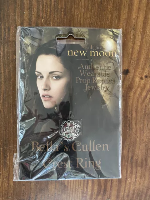 Twilight New Moon Bella's Cullen Crest Ring Authentic Prop Replica Jewelry  NECA