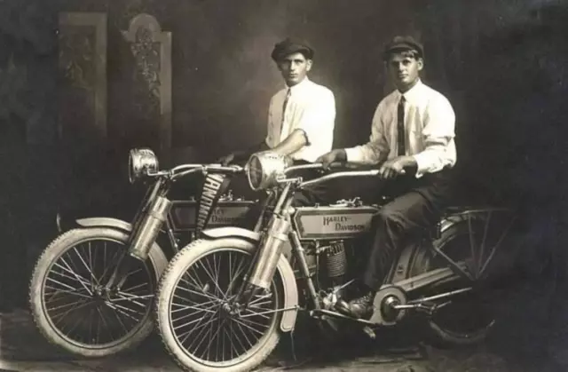 Walter Davidson William Harley 1914 Harley Davidson Motorcycle Vintage Photo 930