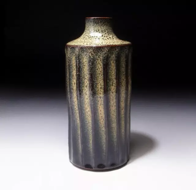 $SH98: Vintage Japanese Pottery Bud Vase, Tanba ware, Height 7 inches