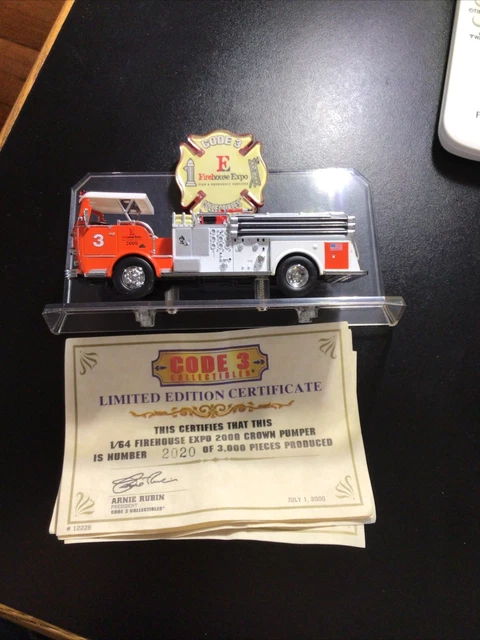 Code 3 2000 Firehouse Expo Crown Pumper E-3 (12228) On Plastic Base