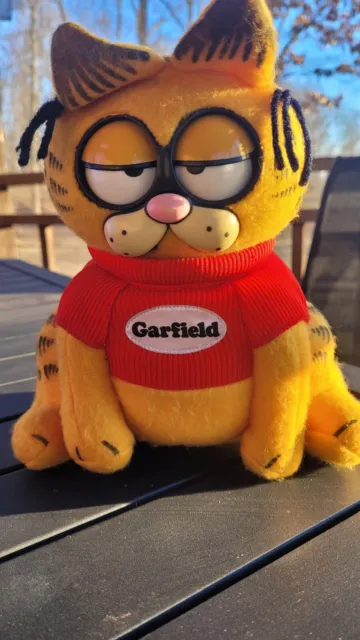 Vintage 1983 Talking Garfield Plush Pull String Plush Toy with moving eyes