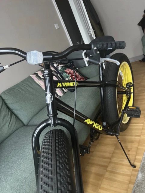 giant dub bicycle Escape 2 Disc and confident upright positioning offer a balanced Giant DUB Chopper-Style Cruiser Bike