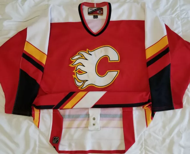 Pro Player Calgary Flames Pedestal NHL Hockey Jersey Vintage White Home L