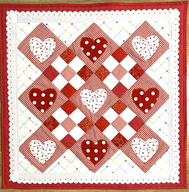 Manta de edredón para cuna de bebé hecha a mano rojo blanco corazones y encaje 40""x 40"" nueva