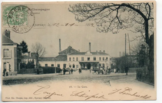 EPERNAY - Marne - CPA 51 - Train Station - in front of Station 11 in champagne