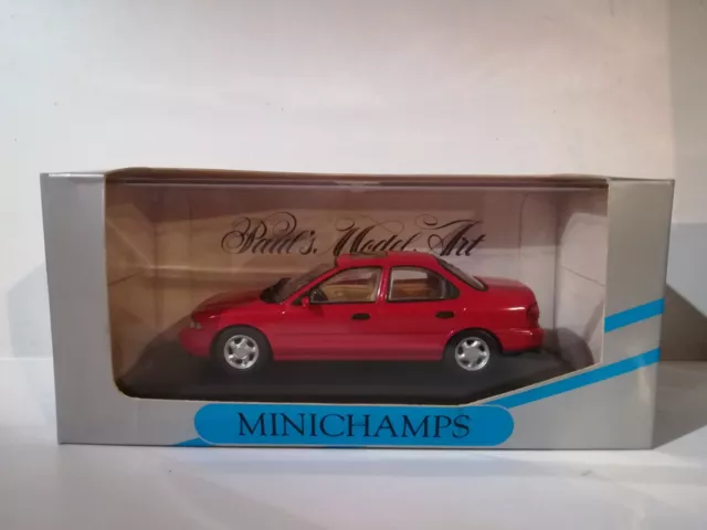 Ford Mondeo Limousine Spanischrot Rouge Minichamps 1/43